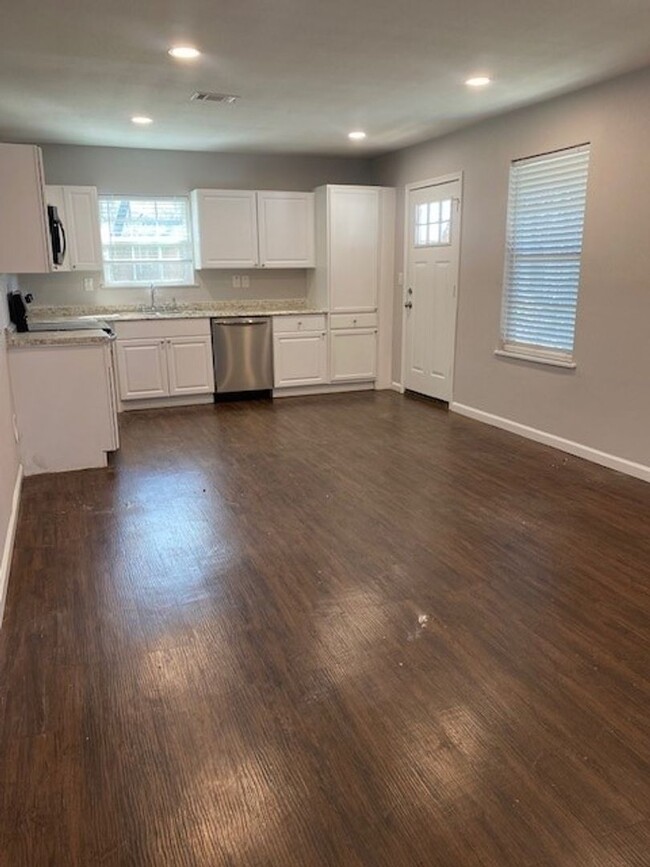 Building Photo - Beautiful Remodeled Home with large yard