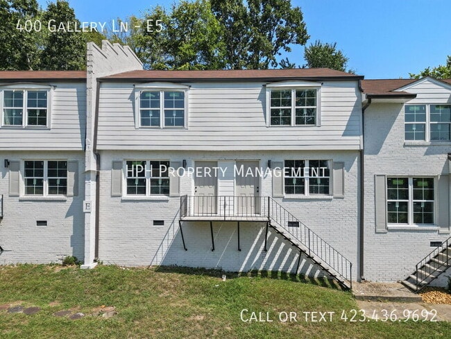 Primary Photo - 400 Gallery Ln