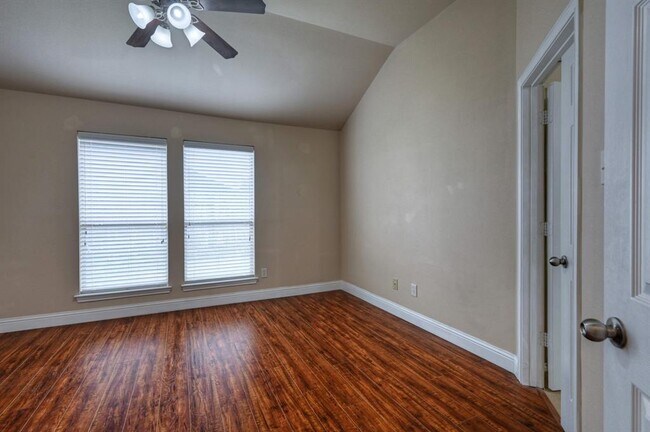 Building Photo - 4523 Long Creek Dr