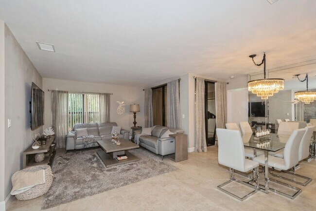 Building Photo - 4485 Carambola Cir S