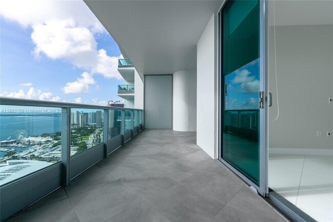 Building Photo - 900 Biscayne Blvd