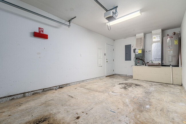 Building Photo - 100 Corwin Dr