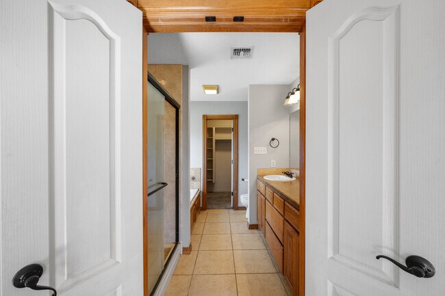 Building Photo - 1202 Hershel Dr