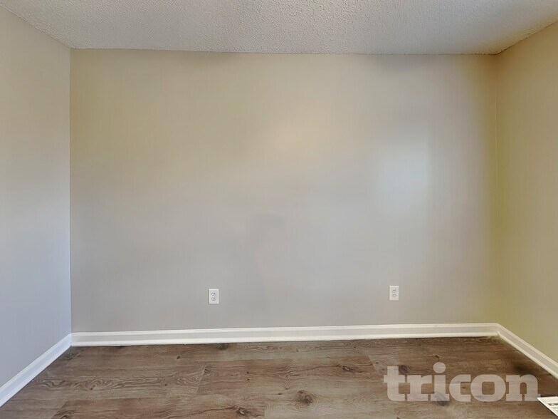Building Photo - 216 Netherland Dr