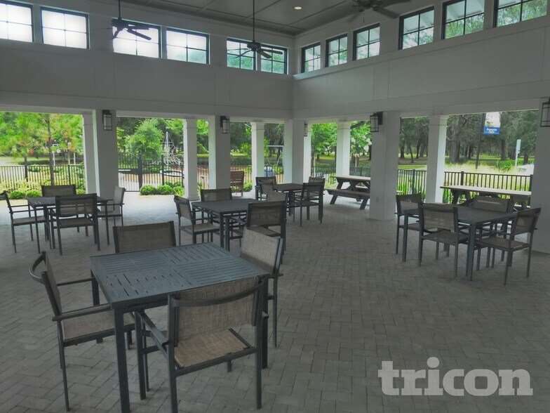 Building Photo - 165 Bloomfield Wy