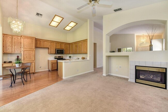 Building Photo - 1433 Taupin Ct