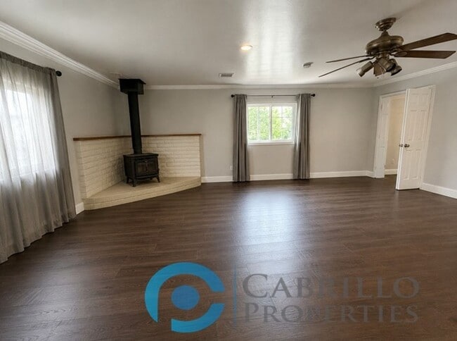 Building Photo - Your dream home awaits! - Stunning & Spacious 3bd/2ba Mt. Helix Home