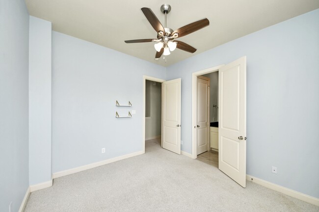 Building Photo - 5617 Kiam St