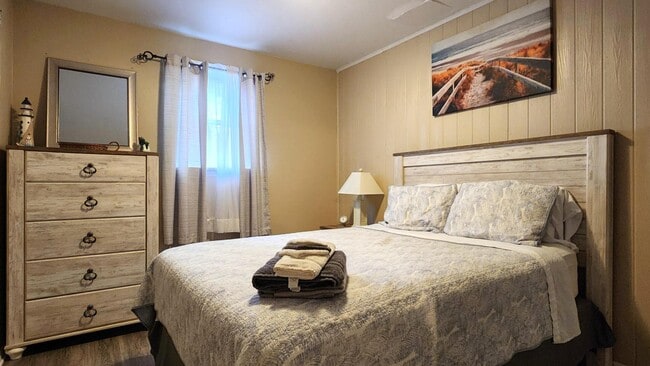 Building Photo - 13 Seafarer Ln