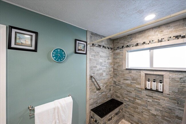 Building Photo - 1326 SW Bartell Ave