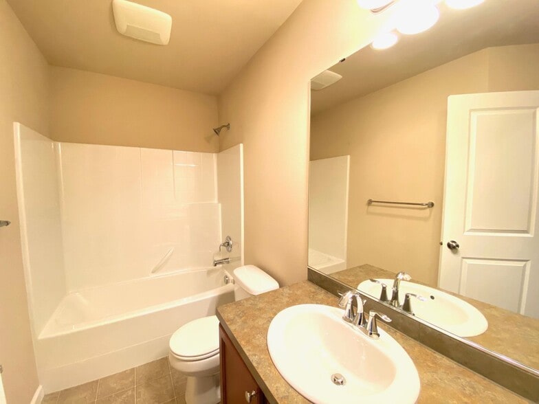 Building Photo - Lake Stevens Home...