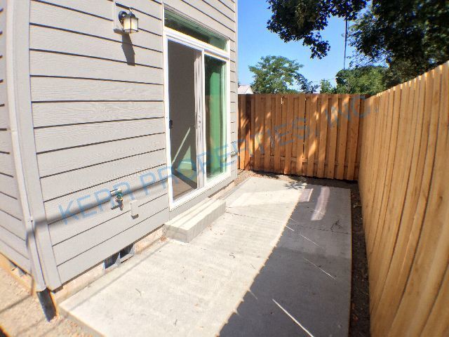 Building Photo - 4922 SE 65th Ave