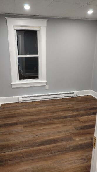 Building Photo - 16 Farr Ave