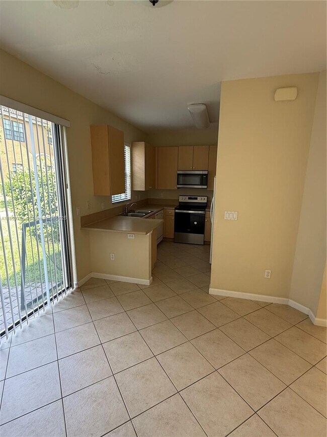 Building Photo - 1760 SW Via Rossa