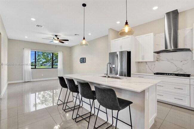 Building Photo - 10590 Mira Vista Dr