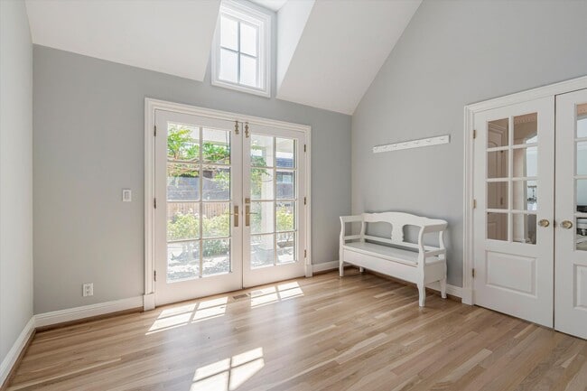 Building Photo - Stunning Los Altos Hills Estate