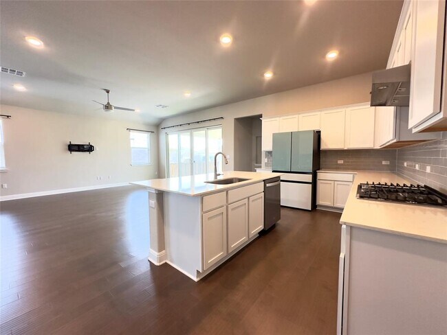 Building Photo - 17916 Umberto Dr
