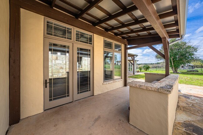 Building Photo - 3190 Medina Hwy