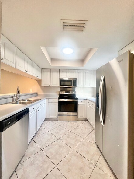Building Photo - 1713 Azalea Ct