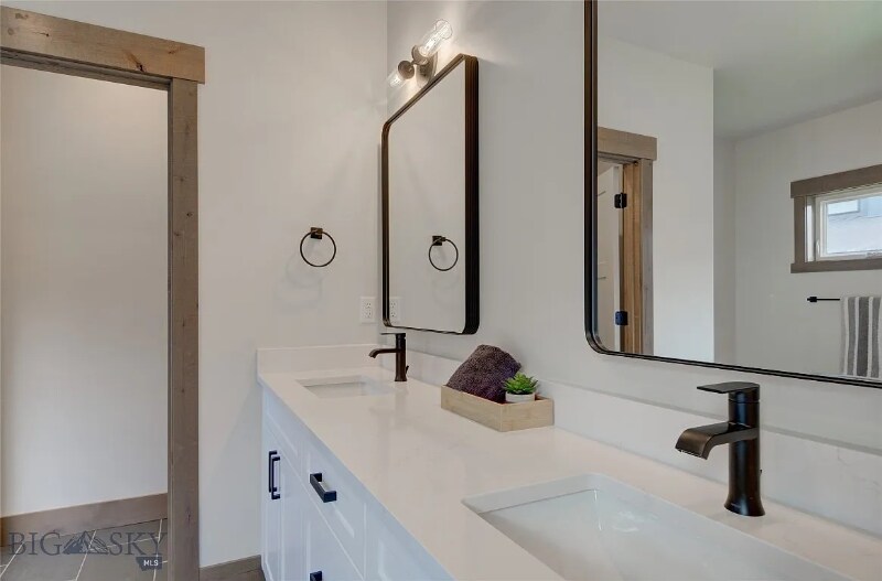 Building Photo - 4559 Alexander St