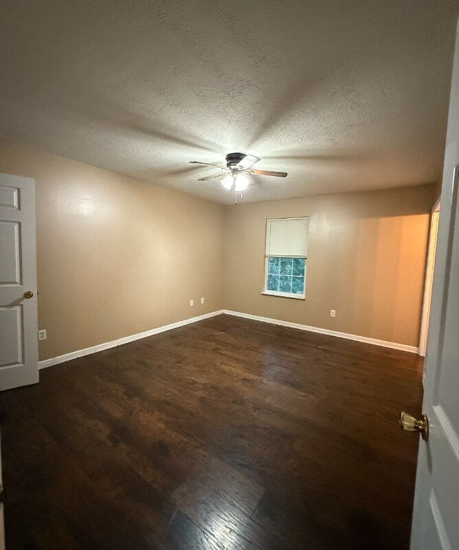 Building Photo - 2221 Belvoir Ave