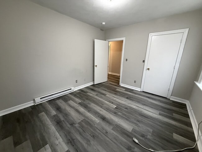 Building Photo - 2111 Bellevue Ave