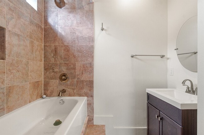 Building Photo - 4501 Eigel St