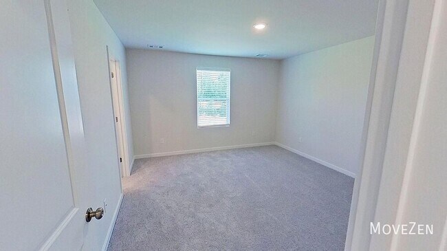 Building Photo - 161 Davis Dr