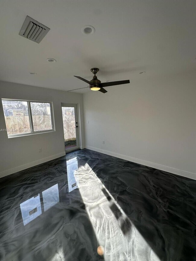 Building Photo - 2110 NW 91st Terrace