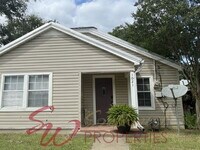 Building Photo - Charming 3 Bed, 1 Bath Home