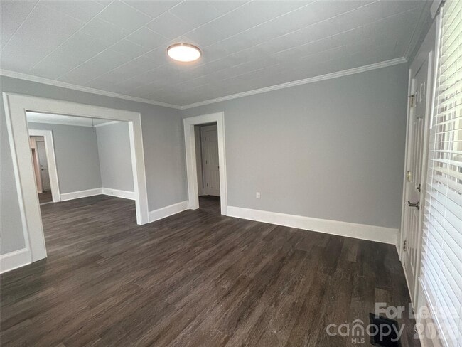Building Photo - 624 Pinoca St