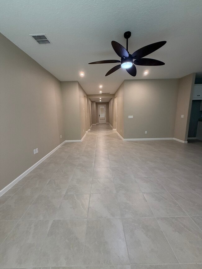 Building Photo - 882 Asterfield Ln