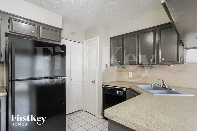 Building Photo - 5322 Santrey Dr