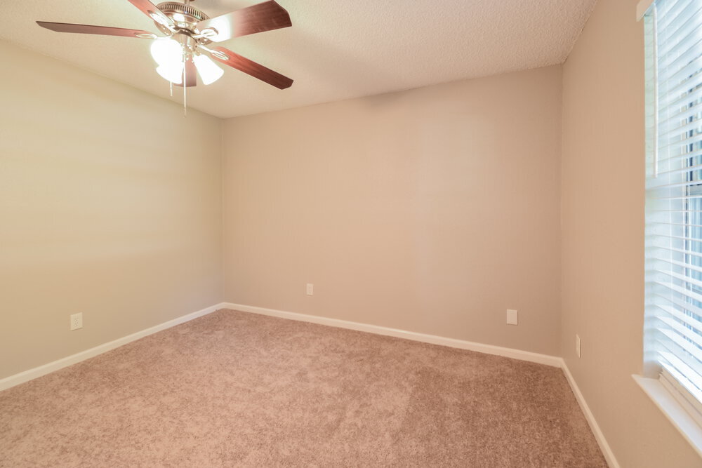 Building Photo - 3824 Evergreen Dr