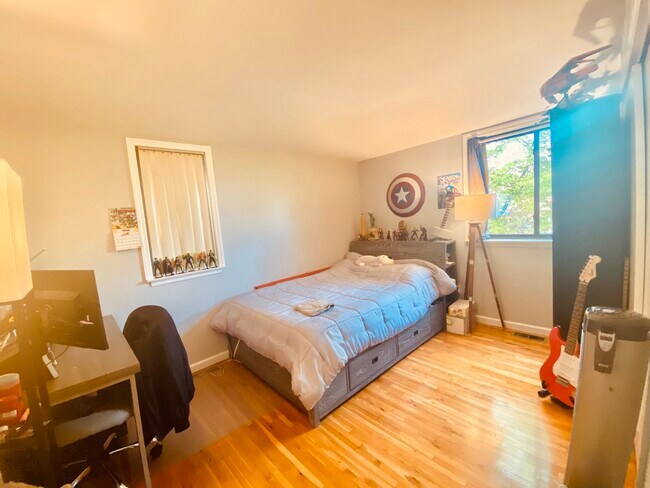 Building Photo - 14 Windsor Rd