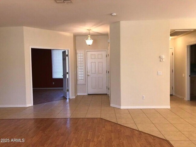 Building Photo - 16804 W Northampton Rd