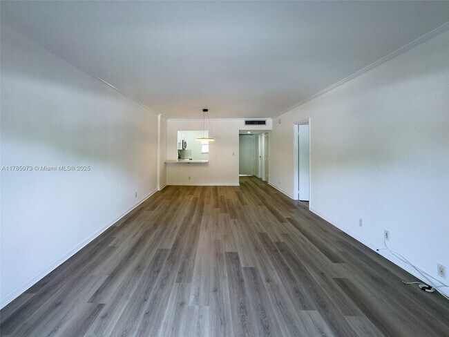 Building Photo - 100 Edgewater Dr