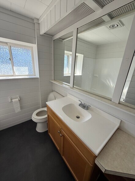 Building Photo - 3656 Main St