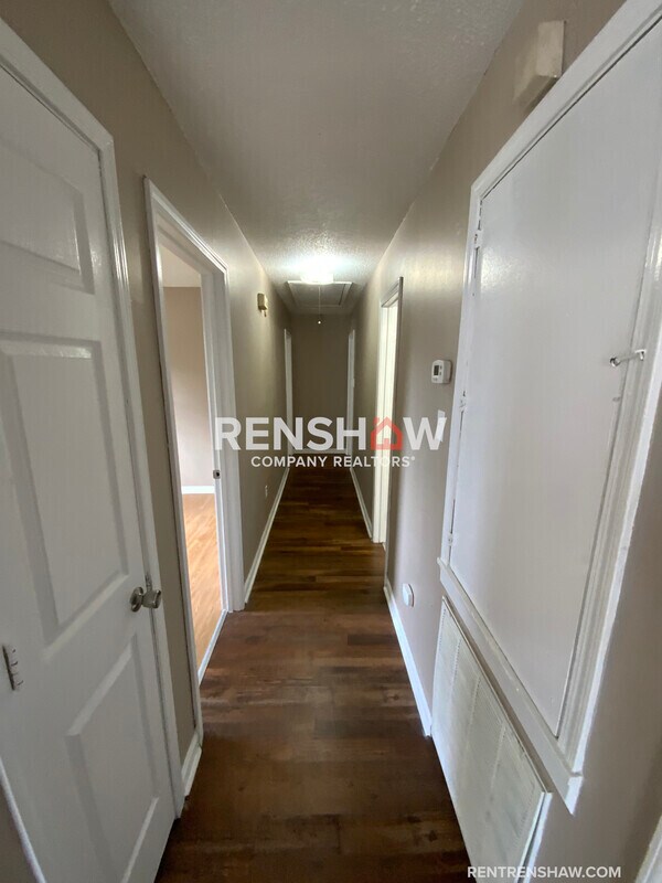 Building Photo - 632 Lee St