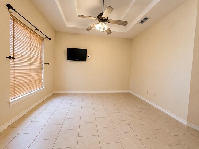 Building Photo - 10126 Truchas Rd