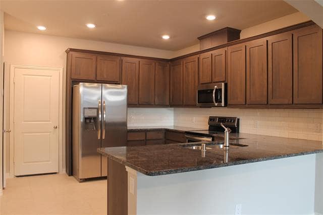 Building Photo - 825 Ben Ln