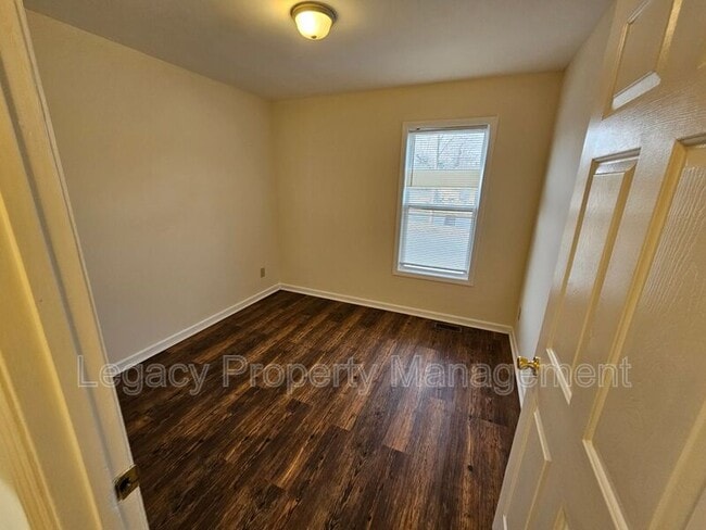 Building Photo - 531 S Anthony St