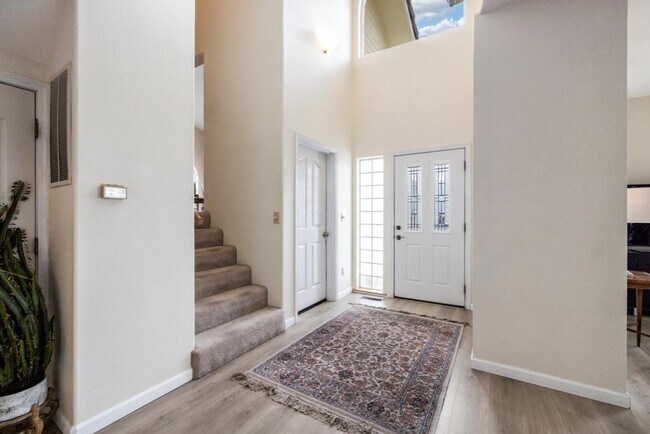 Building Photo - 5663 Basin View Dr