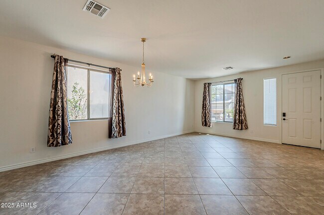 Building Photo - 4592 E Gleneagle Dr