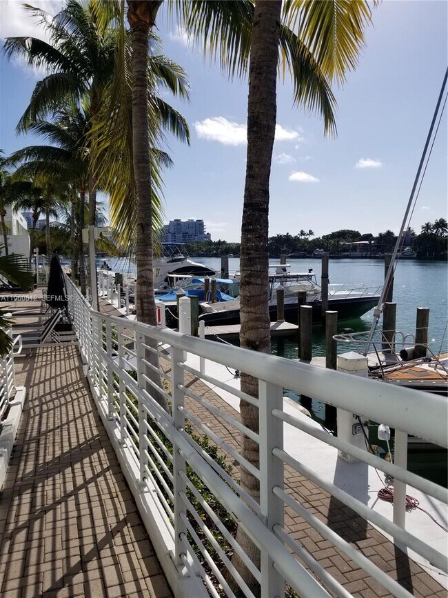 Building Photo - 6580 Indian Creek Dr