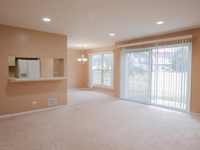 Building Photo - 1428 W Sapphire Dr