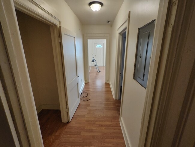 Building Photo - 446 Quincy Ave
