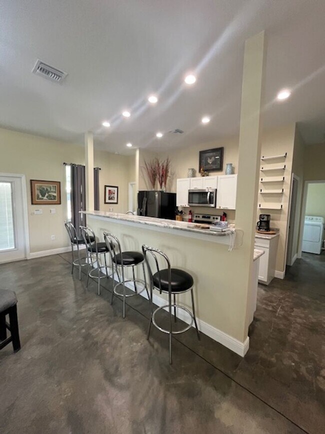 Building Photo - Peaceful Ocala Countryside Retreat – Close to WEC