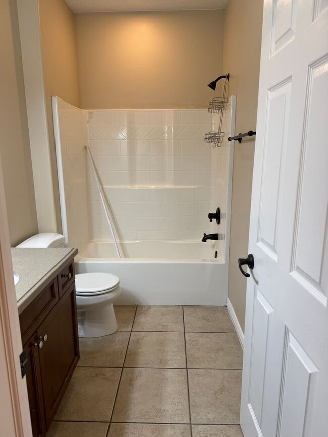 Building Photo - Condominium with Clubhouse: includes POOL and WORKOUT ROOM