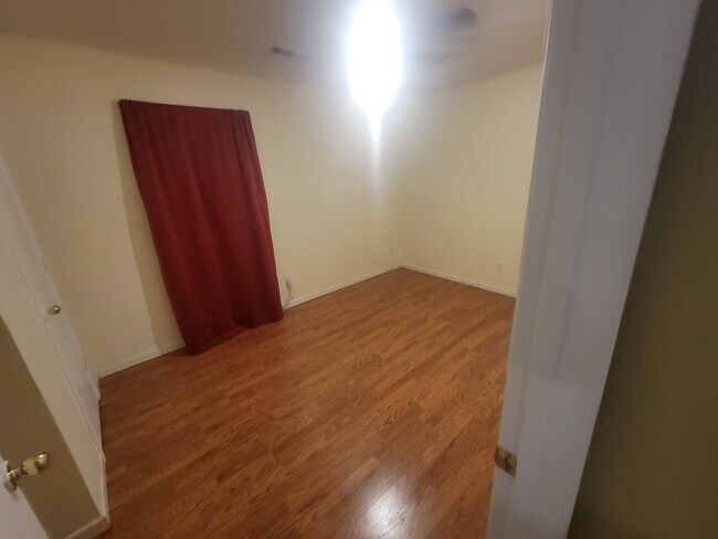 Building Photo - 1716 Country Crest Ln